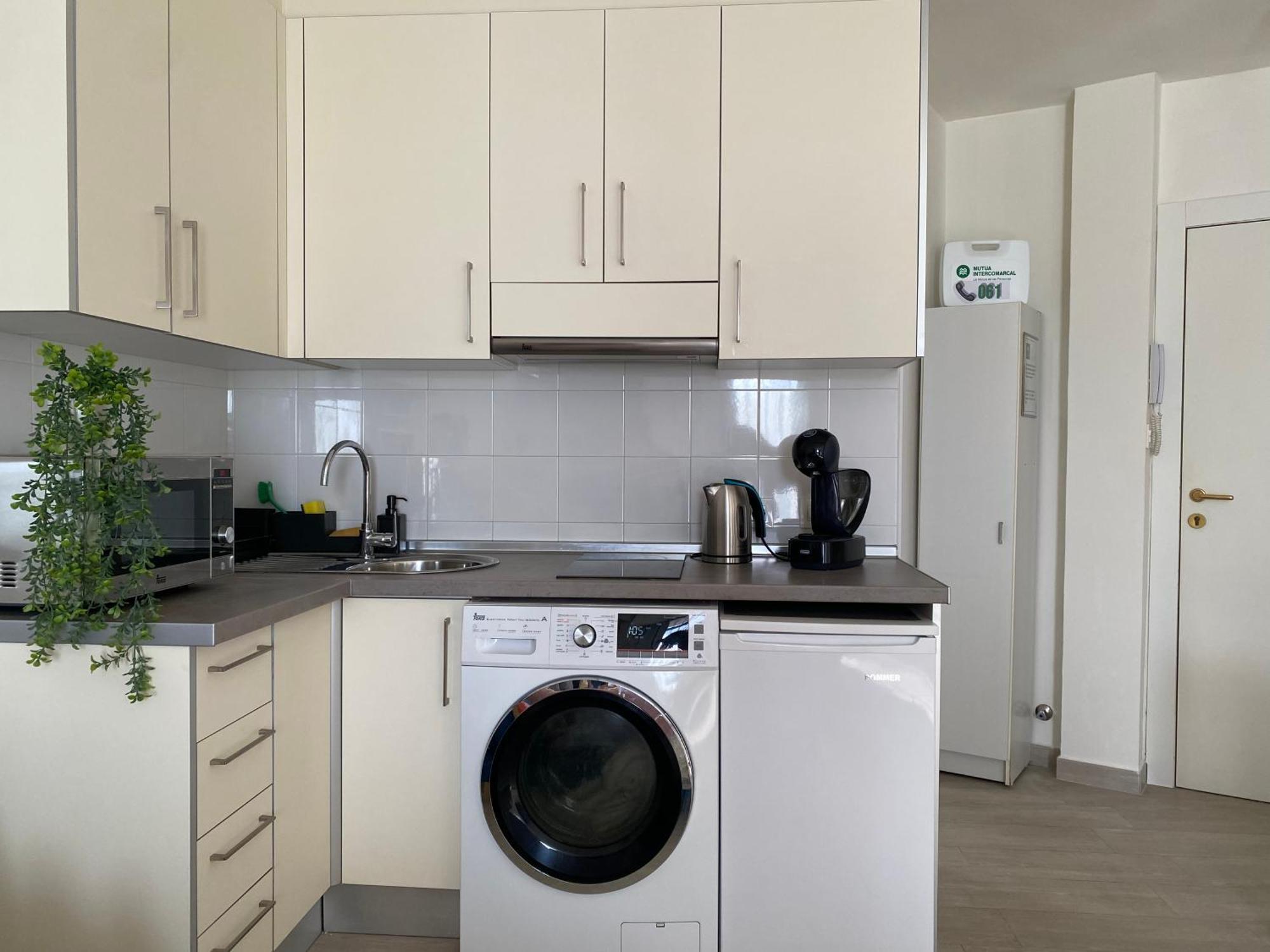 Studio With Views Next To Puerto Marina The Green Door بينالماذينا المظهر الخارجي الصورة